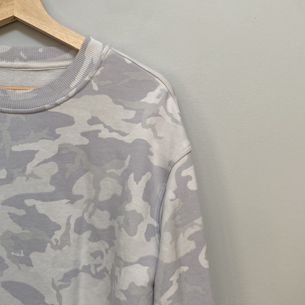 ❗️SOLD❗️2020 Lululemon Grey Camouflage LS Perfectly  Crew Sweatshirt Si… - Picture 4 of 6